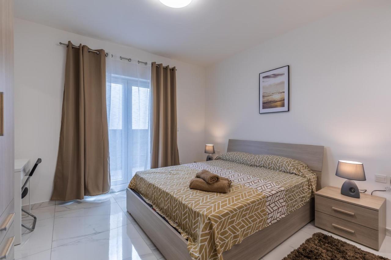 Terrace View-Stylish Two Bedrooms Fully Ac-Wifi Penthouse Msida Εξωτερικό φωτογραφία