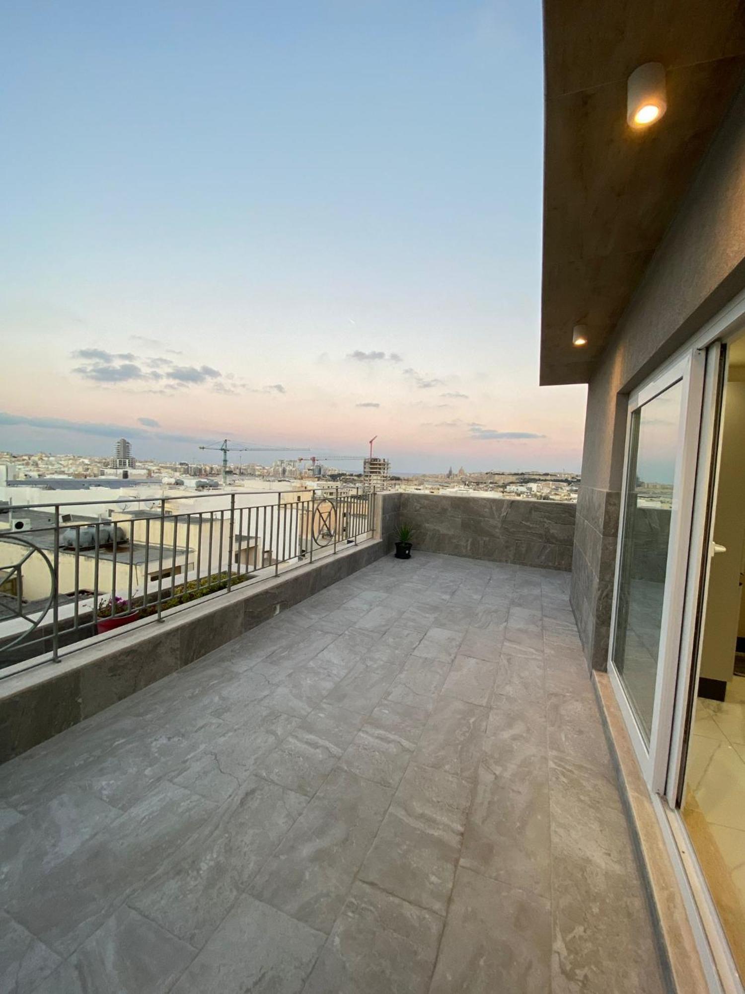 Terrace View-Stylish Two Bedrooms Fully Ac-Wifi Penthouse Msida Εξωτερικό φωτογραφία